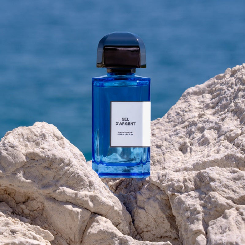 Lifestyle Image, Sel d’Argent 100 ml Eau de Parfum by BDK Parfums – captured in a breezy seaside setting evoking salt air, sunlight, and effortless sophistication.