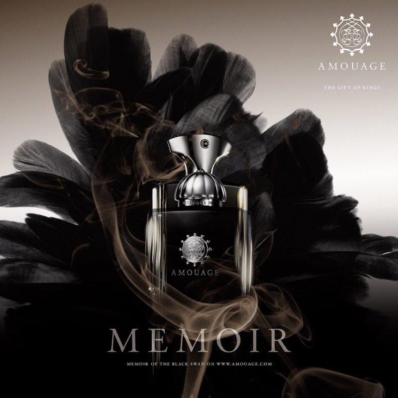 Amouage Memoir Woman – detail view of 100ml bottle and cap
