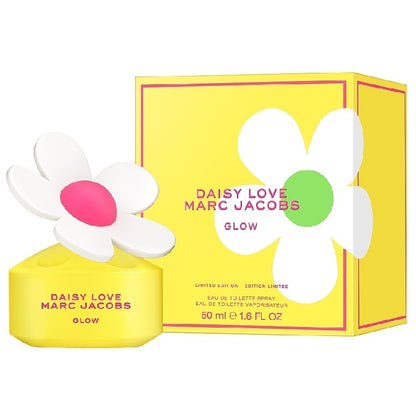 Marc Jacobs Daisy Love perfume bottle and packaging on a white background
